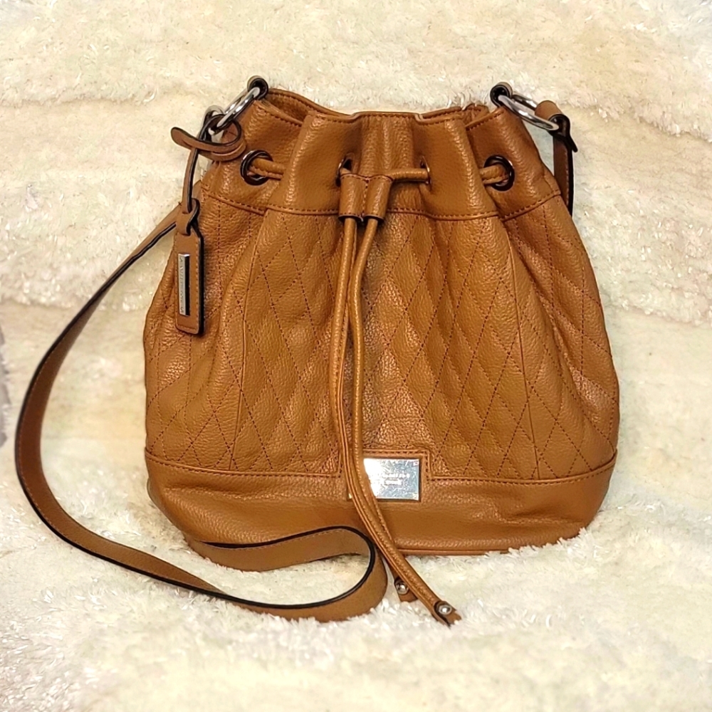 Tignanello Leather crossbody Bucket Bag 100% leather